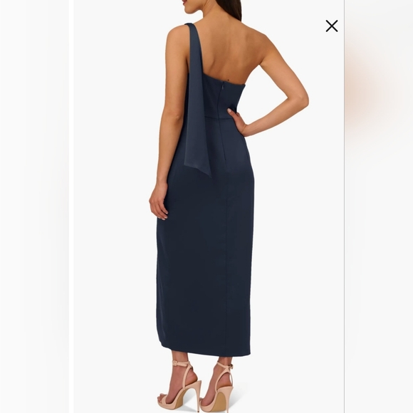 Women's Satin Crepe One-Shoulder Gown - Picture 4 of 4